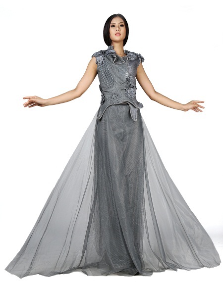 Những mẫu thiết kế trên chất liệu da cá sấu mang lại vẻ khỏe khoắn, đẳng cấp cho người mặc.