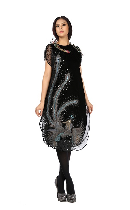 Chất liệu da cá sấu được NTK Minh Hạnh đặc biệt quan tâm trong bộ sưu tập lần này.