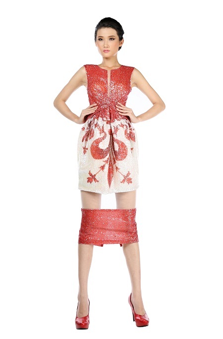 Chất liệu metalic được xử lí khá tinh tế