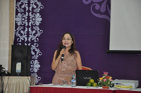 NSƯT Thúy Mùi - giám đốc nhà hát chèo Hà Nội phải thừa nhận chèo đang bị khán giả ghẻ lạnh.