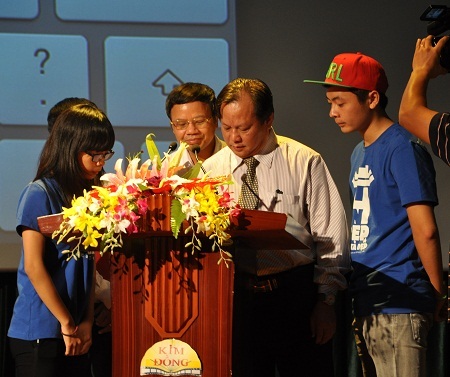 Mọi người thể hiện tinh thần cùng quyết tâm xây dựng Hà Nội đẹp ngay từ hôm nay.