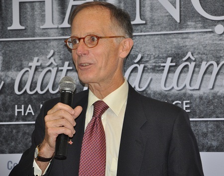 John Ramsden tác giả của 1.800 bức ảnh về Hà Nội thời bao cấp.