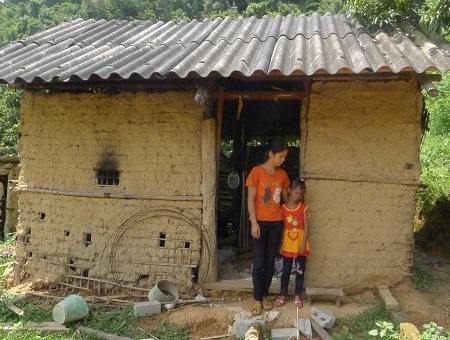 Căn nhà đất của cả gia đình sinh sống.