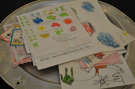 Những bức vẽ nguệch ngoạc của đứa con thơ cũng là những kỉ niệm khó quên.