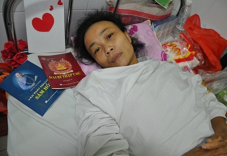 Quỹ Nhân ái trao nóng 5 triệu đồng đến chị Nguyễn Thị Hoa