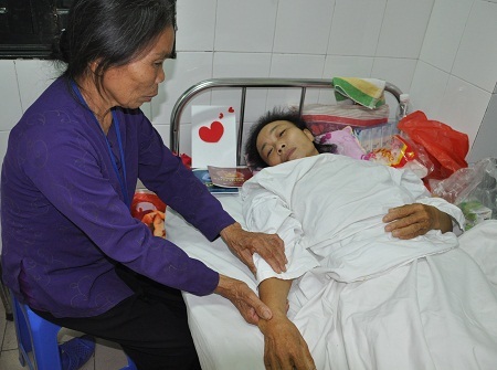 Quỹ Nhân ái trao nóng 5 triệu đồng đến chị Nguyễn Thị Hoa