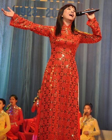 Hay hào sảng trong Tiến quân ca với ca từ nguyên gốc được Hồ Chủ Tịch chọn là Quốc ca.