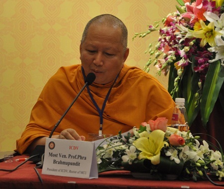 Hòa thượng GS.TS Brahmapundit – Chủ tịch Ủy ban tổ chức quốc tế ICDV phát biểu tại cuộc họp báo.