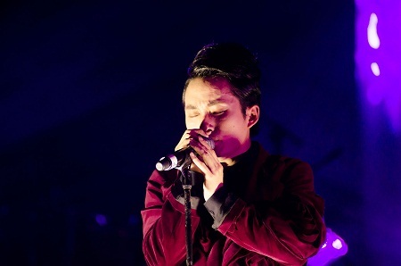 Những hình ảnh đẹp của Tùng Dương trong live show “Độc đạo” - 7 Tùng Dương khẳng định Âm nhạc không biên giới bằng việc song ca với