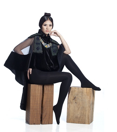 Bên cạnh đó Minh Hạnh vẫn vận dụng tối đa chất liệu thổ cẩm của dân tộc