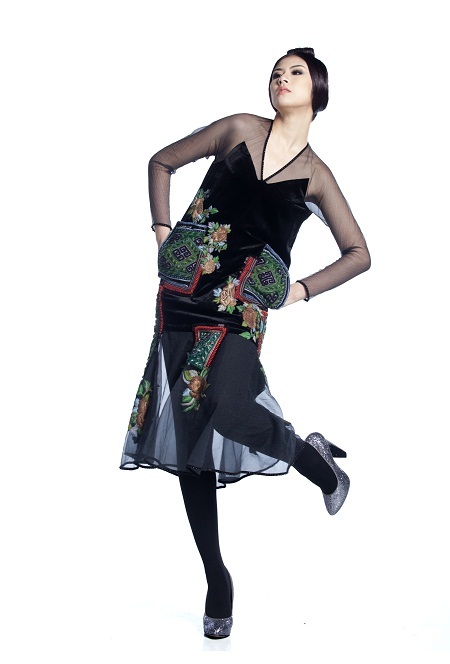 Ngoài ra, hình ảnh thiên thần nước Ý duyên dáng trong tà áo dài Việt Nam cũng rất ấn tượng