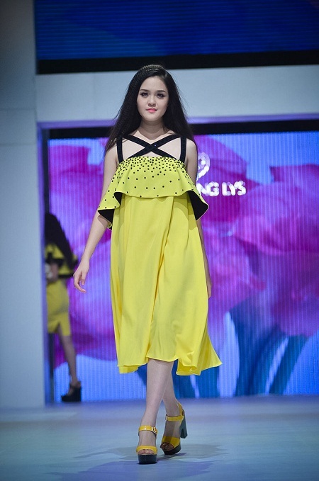 Người đẹp Việt thể hiện tinh thần thể thao giữa trời đông lạnh giá