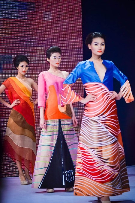 Thời trang cao cấp Việt khẳng định ở đêm Haute Couture - 17 Mẫu thiết kế của ChuLa.