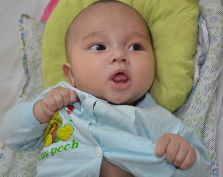 Tiếng khóc xé ruột của bé 3 tháng tuổi bị tim bẩm sinh