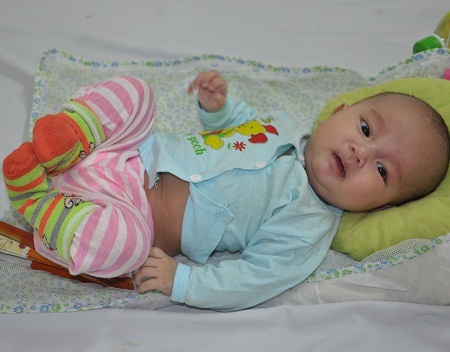 Tính mạng của Hà Phương đang bị đe dọa từng ngày mà bố mẹ thì hoàn toàn bất lực.