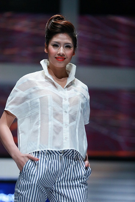 NTK Hồng Vương thể hiện sự tươi trẻ trong không gian của những đường sọc, caro và đường chéo.