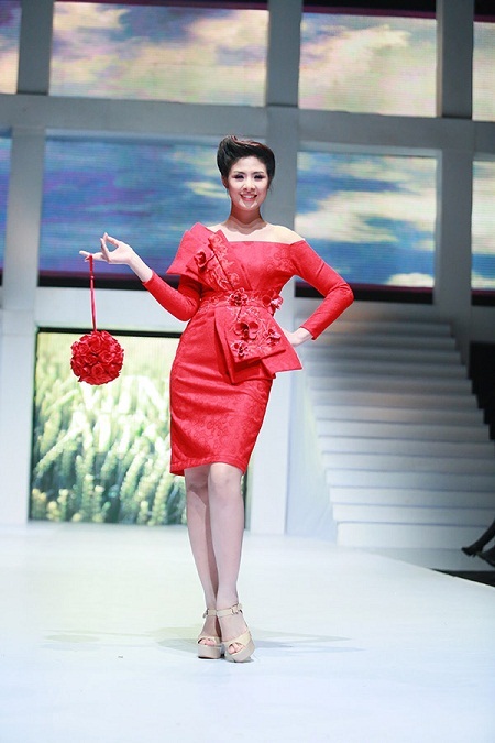 Các sao rạng rỡ trong những thiết kế lấy từ cảm hứng thiên nhiên của NTK Minh Minh.