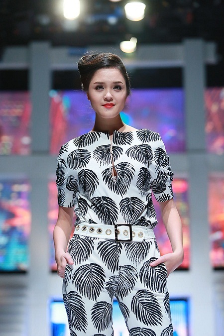 Hình ảnh cô gái thành thị sành điệu là điều mà NTK Hùng Việt hướng đến.