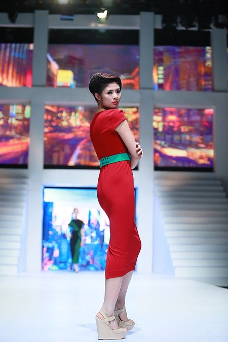 Hình ảnh cô gái thành thị sành điệu là điều mà NTK Hùng Việt hướng đến.