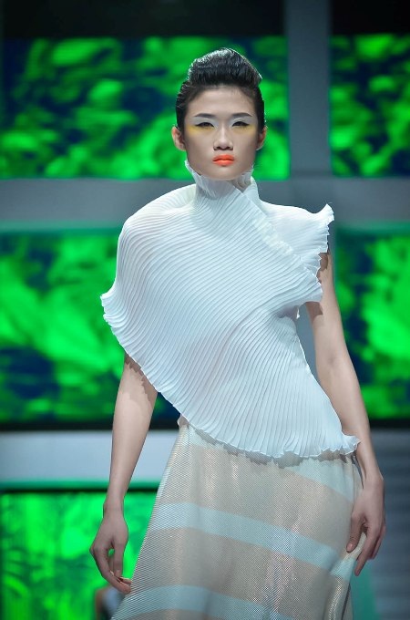 Một số những mẫu thiết kế ấn tượng của Việt Hà.