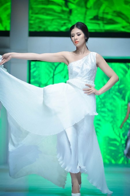 Một số những mẫu thiết kế ấn tượng của Việt Hà.