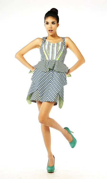 NTK Hồng Vương thể hiện sự tươi trẻ trong không gian của những đường sọc và caro.