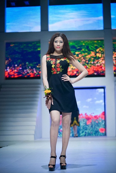 Người đẹp Việt thể hiện tinh thần thể thao giữa trời đông lạnh giá - 20 NTK Thương Huyền tạo những bộ trang phục lấy cảm hứng từ thiên nhiên.