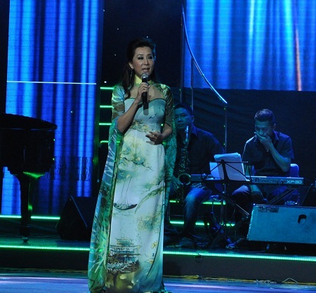 Sự góp mặt của MC Nguyễn Cao Kỳ Duyên khiến khán giả thủ đô bị cuốn hút.