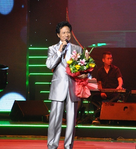 71 tuổi, Chế Linh vẫn nồng nàn, say trong tình yêu đôi lứa