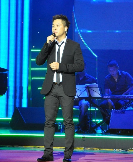 Tuấn Hưng với bản hit Tìm lại bầu trời.