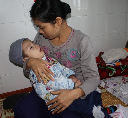 Từ giờ chị Bình sẽ không còn được bế ẵm em nữa.