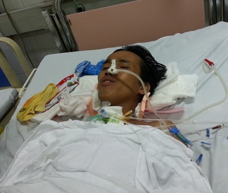 Vết thương khiến anh Tiện vô cùng đau đớn.