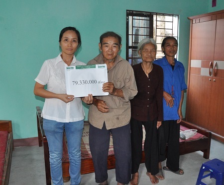 Ngôi nhà cũ kĩ, chật chội trước kia của cụ Trong.