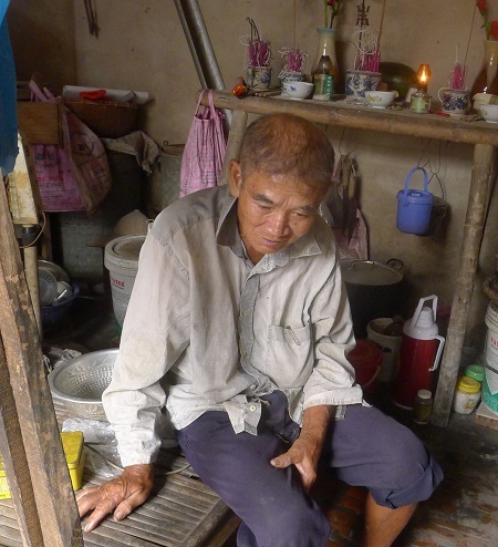 Khác hoàn toàn so với hình ảnh cụ cách đây 2 tháng mà PV Dân trí lần đầu gặp.