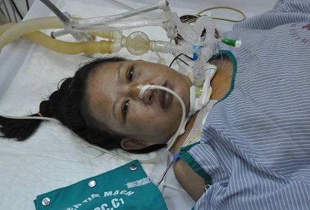 Bị suy tim nặng khiến tính mạng của người mẹ trẻ vô cùng nguy kịch.