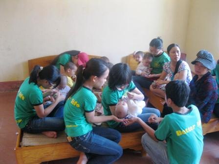 Đem “Nụ cười thiên thần” đến với trẻ em mồ côi, khuyết tật - 2