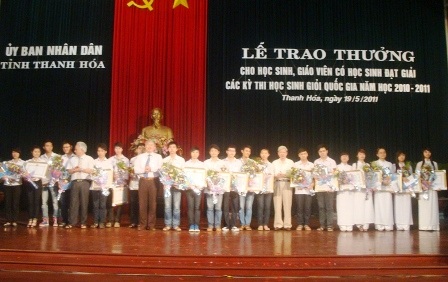 Thanh Hóa: Trao thưởng cho hơn 200 học sinh giỏi các cấp   - 1