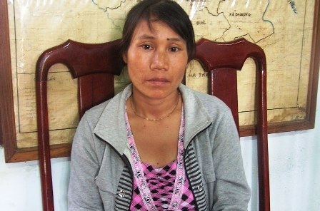 Bắt cóc con để đòi nợ mẹ  - 1