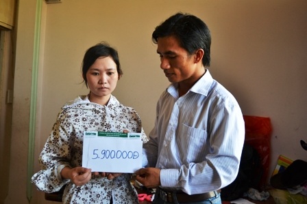 Bé 3 tuổi bị bố thiêu sống được chuyển ra Viện bỏng Quốc gia điều trị - 1