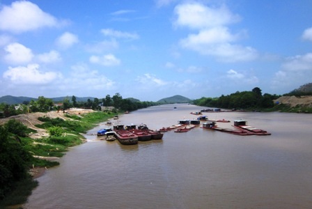 Những dòng sông không yên bình  - 3