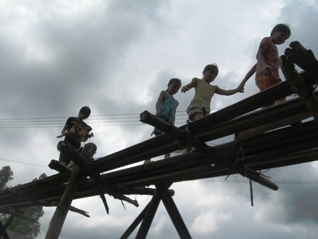 Một bạn đọc ủng hộ 100 triệu đồng để xây cầu   - 4