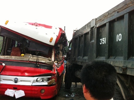 36 người bị thương trong 3 vụ tai nạn liên tiếp - 1