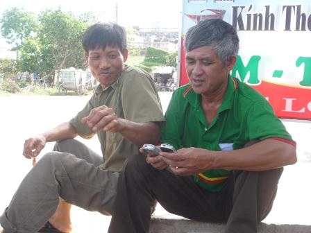 “Toát mồ hôi” cùng con đi thi - 7