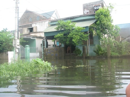 3 người thiệt mạng, lốc xoáy tốc mái, mưa ngập hàng trăm nhà dân - 1