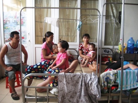 Rộ bệnh nhi nhập viện, sau 2 ca tử vong do bệnh chân tay miệng    - 2