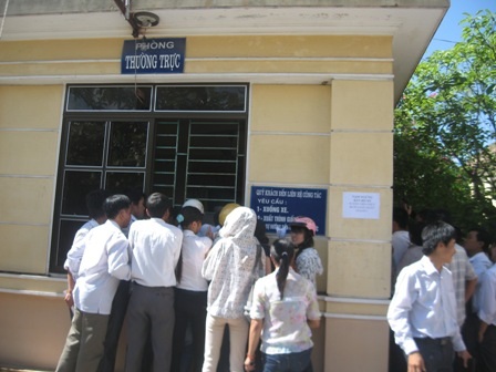 Chen chúc mua hồ sơ tuyển dụng giáo viên THPT năm 2011    - 4