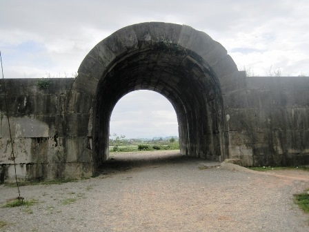 Phát hiện công trường khai thác, chế tác đá cổ xây Thành Nhà Hồ   - 12