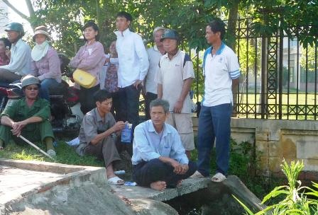 Con vượt vũ môn, mẹ cha “vượt” nắng - 11