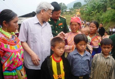 Tổng Bí Thư Nguyễn Phú Trọng thăm và làm việc tại huyện Mường Lát   - 7