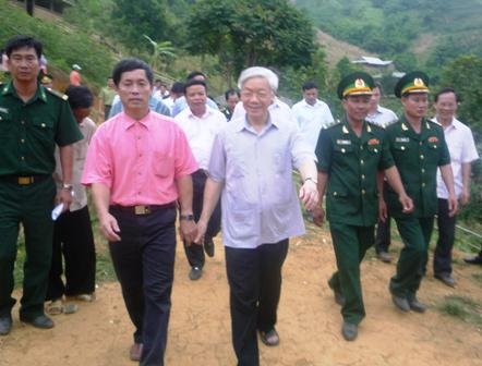 Tổng Bí Thư Nguyễn Phú Trọng thăm và làm việc tại huyện Mường Lát   - 1